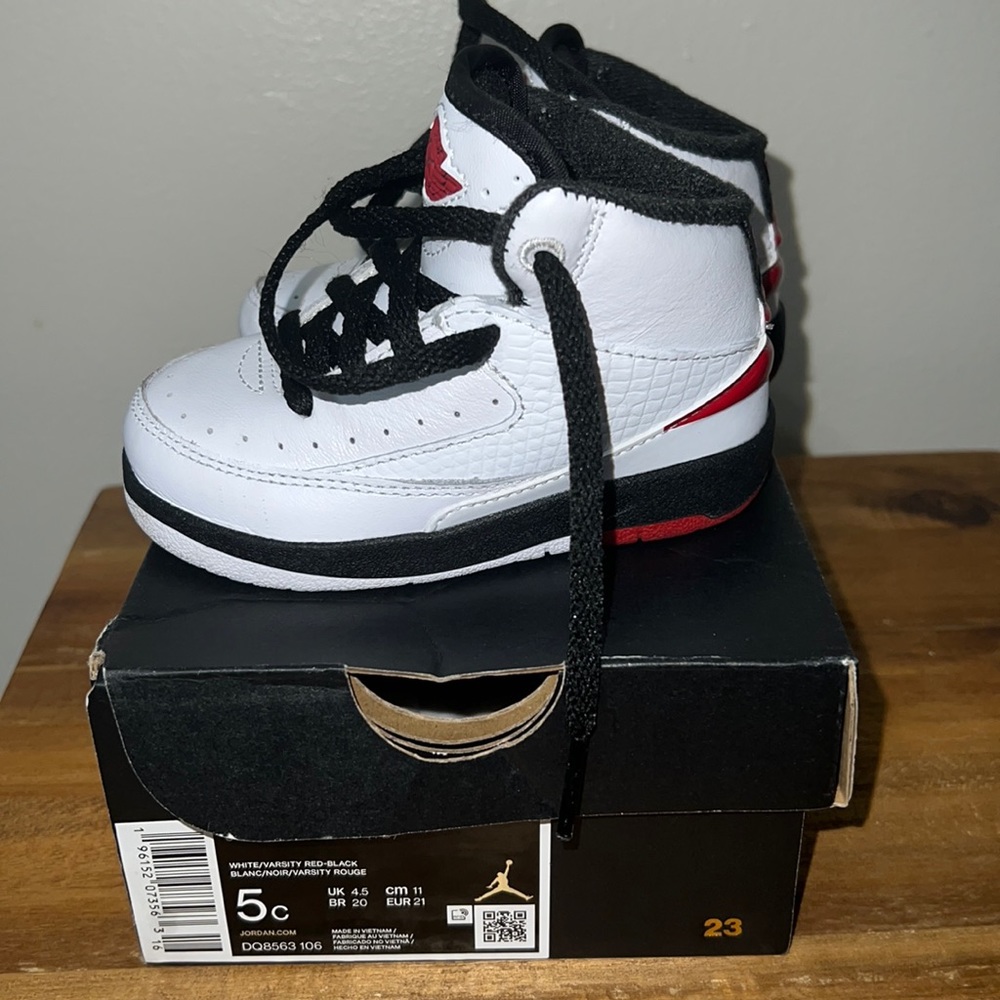 Jordan 2 retro | toddler size 5C